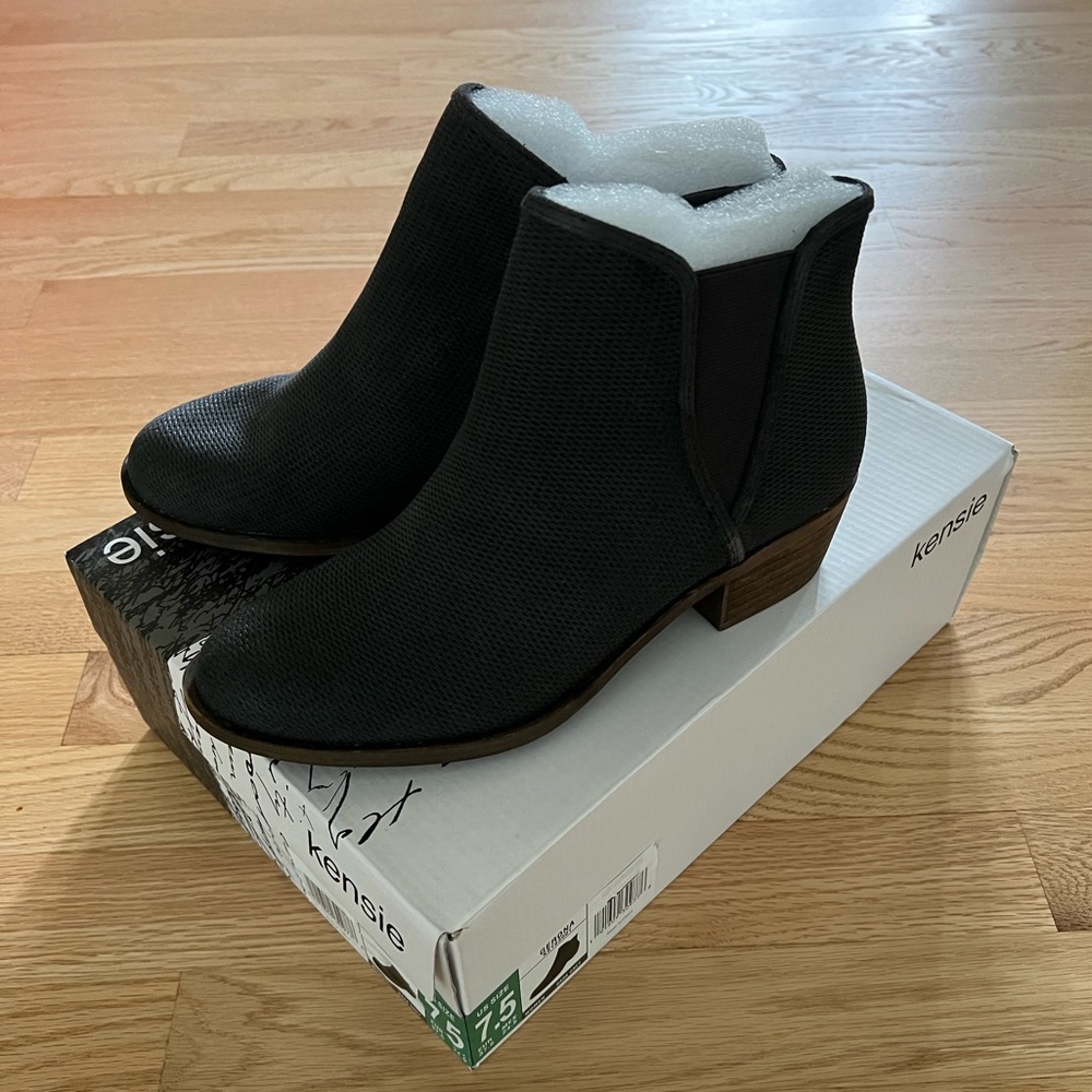 Nib Kensie Gerona Perforated Booties - image 1